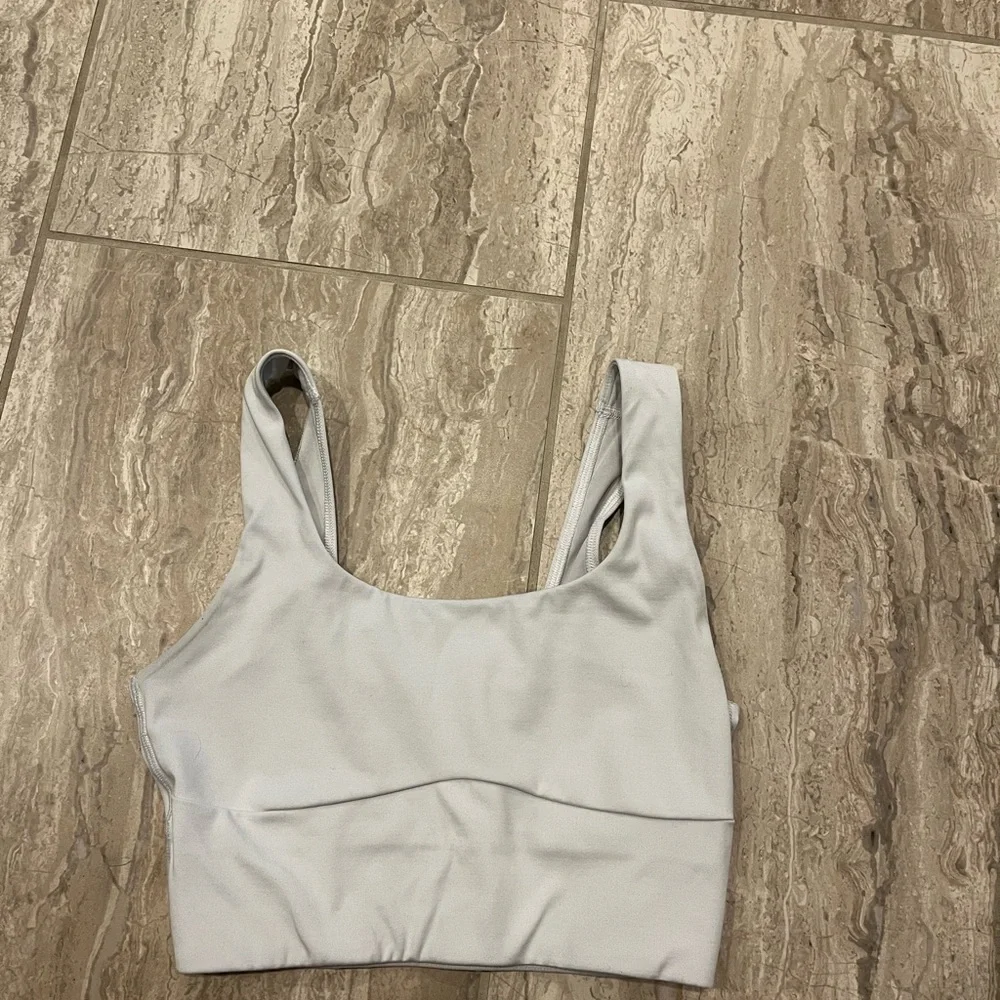 Gymshark Sports Bra - Picture 3 of 6